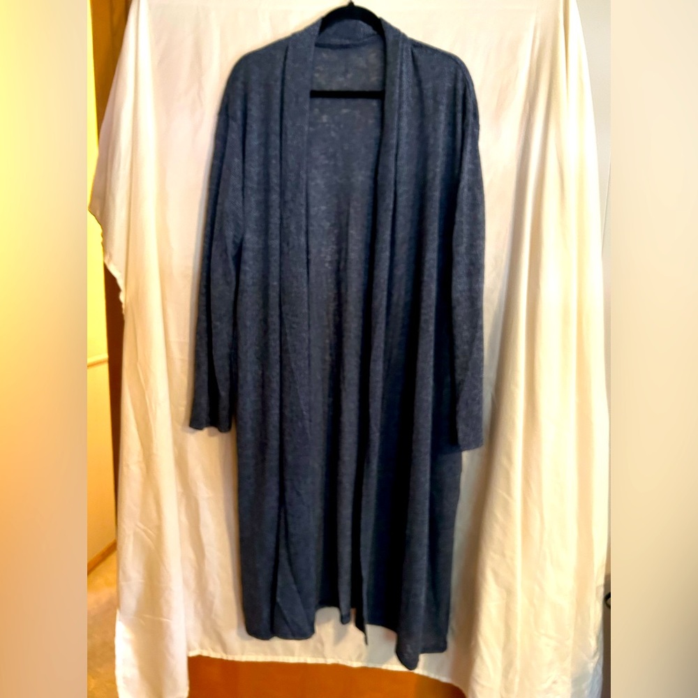 Women’s 2XL oversized Heather blue open front duster. Tag is 2XL will fi…